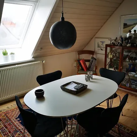 1 Sal Hos Hanne Apartment *